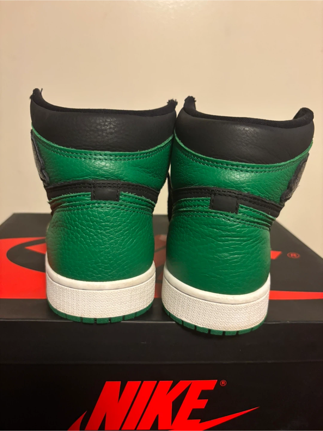 Air Jordan 1 Pine Green High Top Sneakers - photo 4