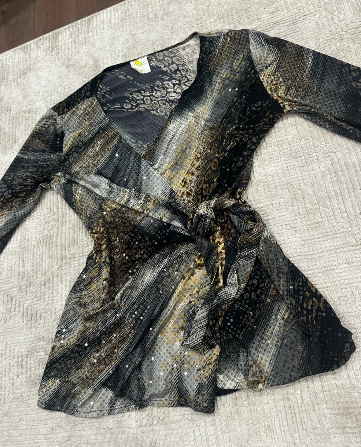 Vintage Women's Wrap Top - photo 2