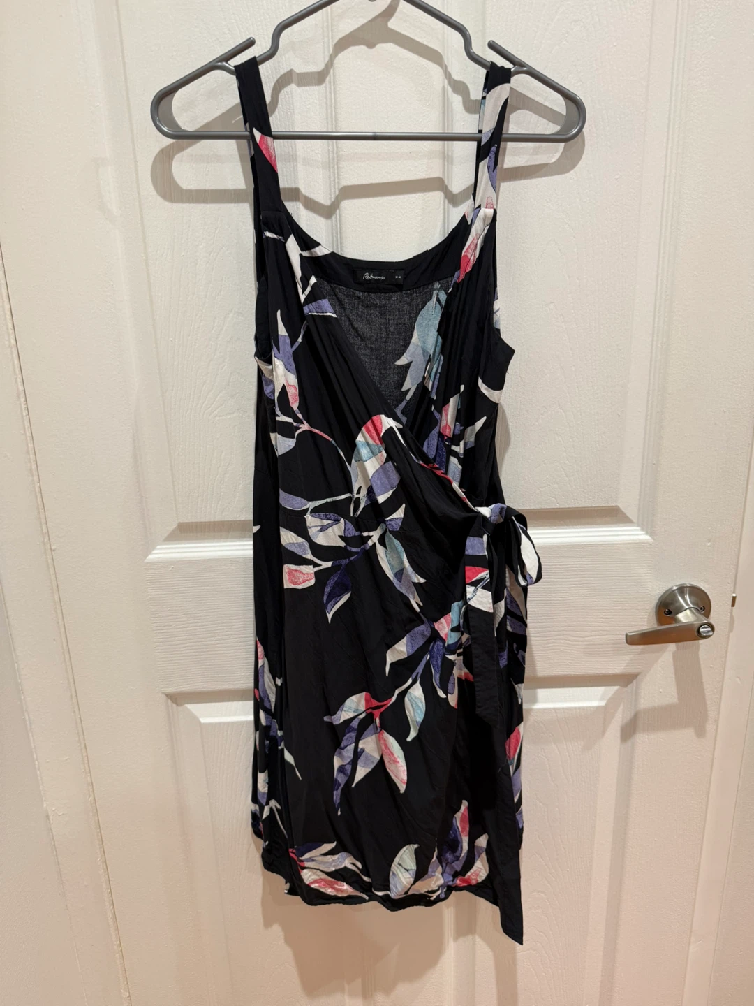 Reitmans Tropical Floral Sleeveless Wrap Dress
