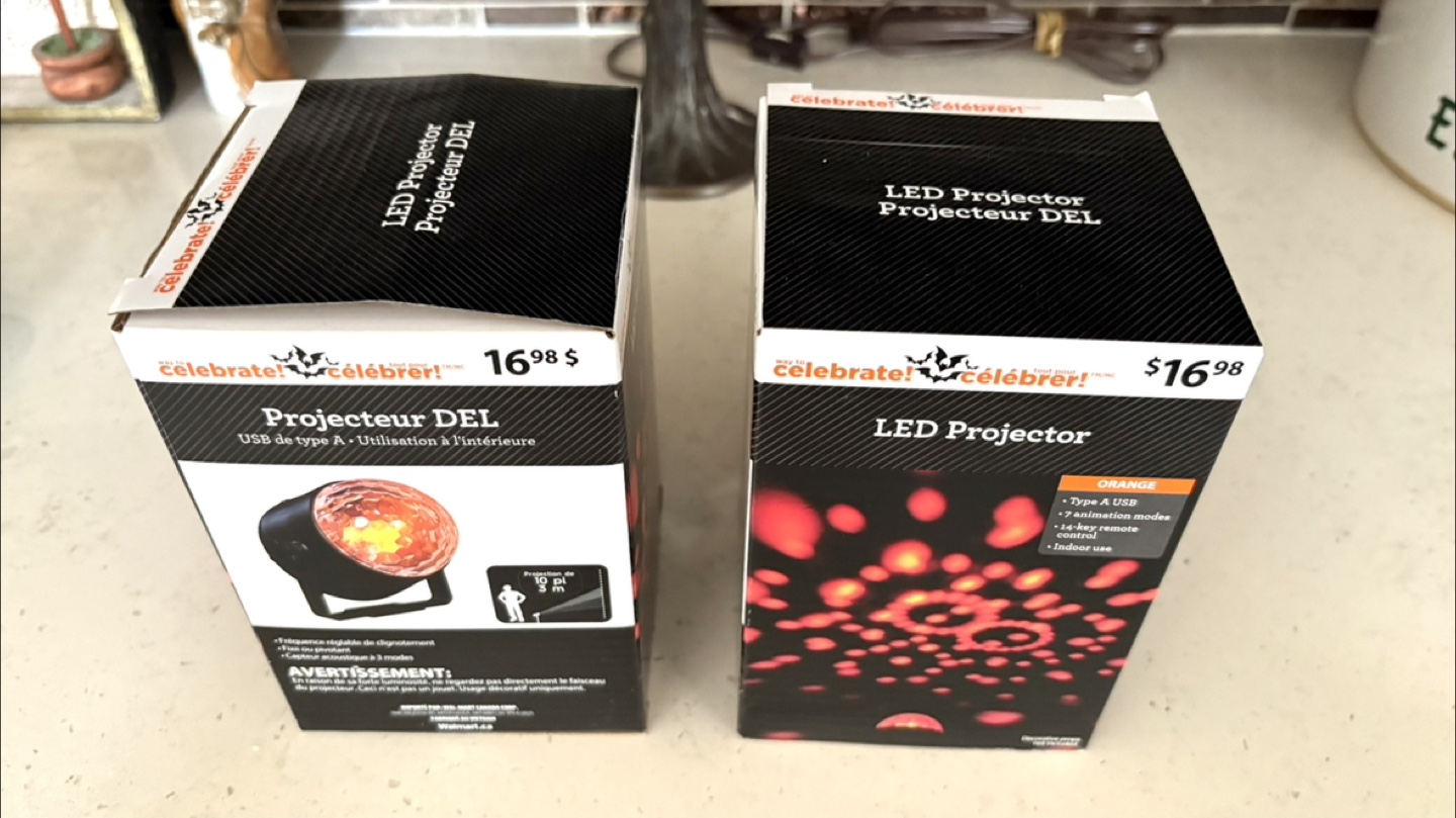2 LED Projector - Type A USB - Brand New - photo 2