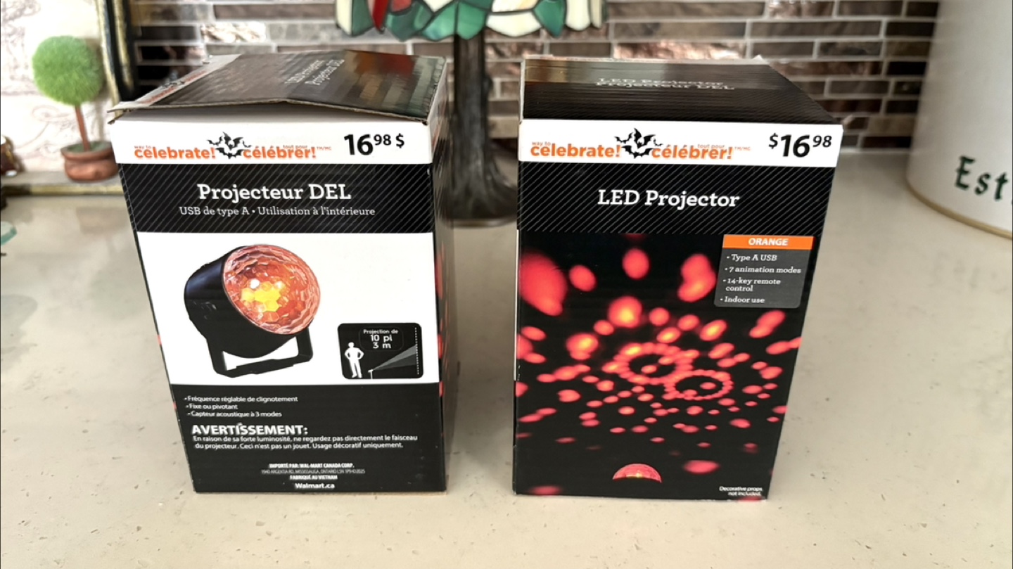 2 LED Projector - Type A USB - Brand New