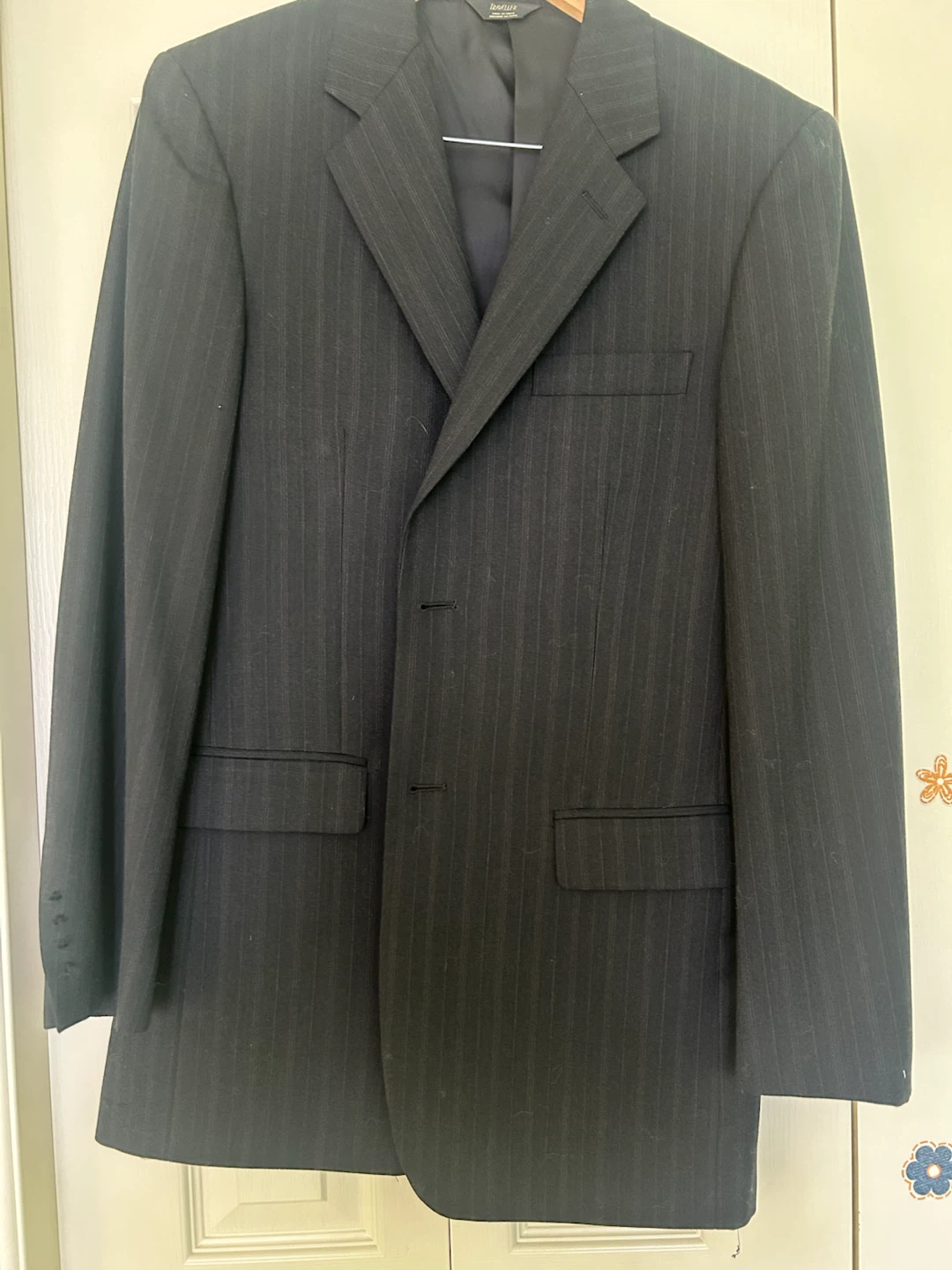 suits size 42