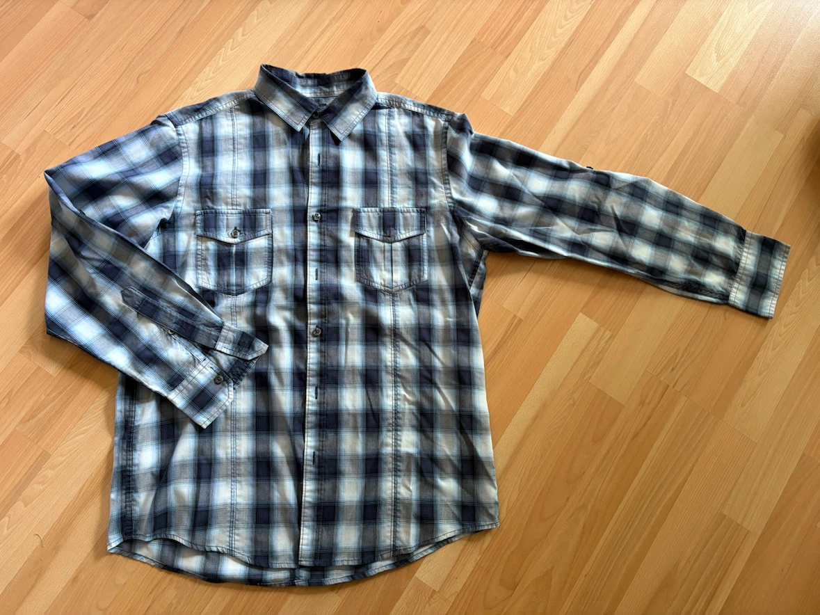 Men’s Long Sleeves Shirt Size Medium