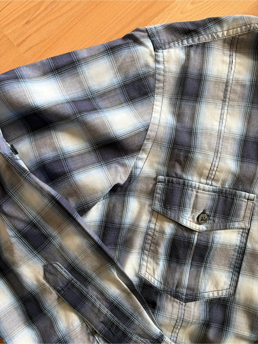 Men’s Long Sleeves Shirt Size Medium - photo 3