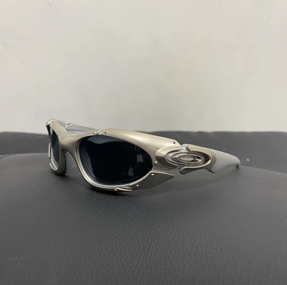 Vintage Oakley metal plate Sunglasses