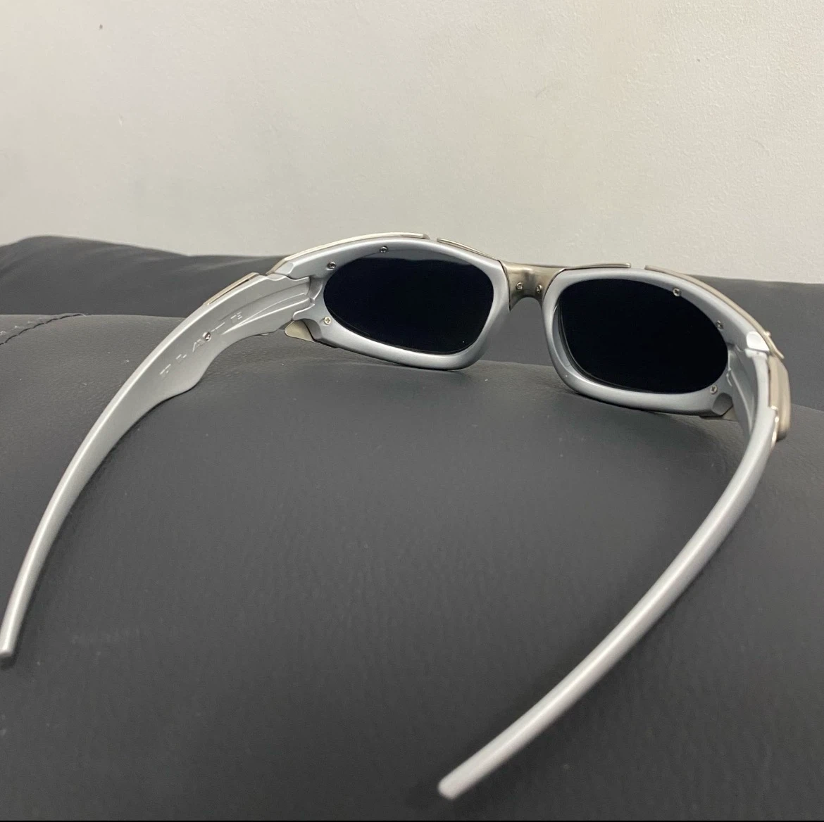 Vintage Oakley metal plate Sunglasses - photo 4