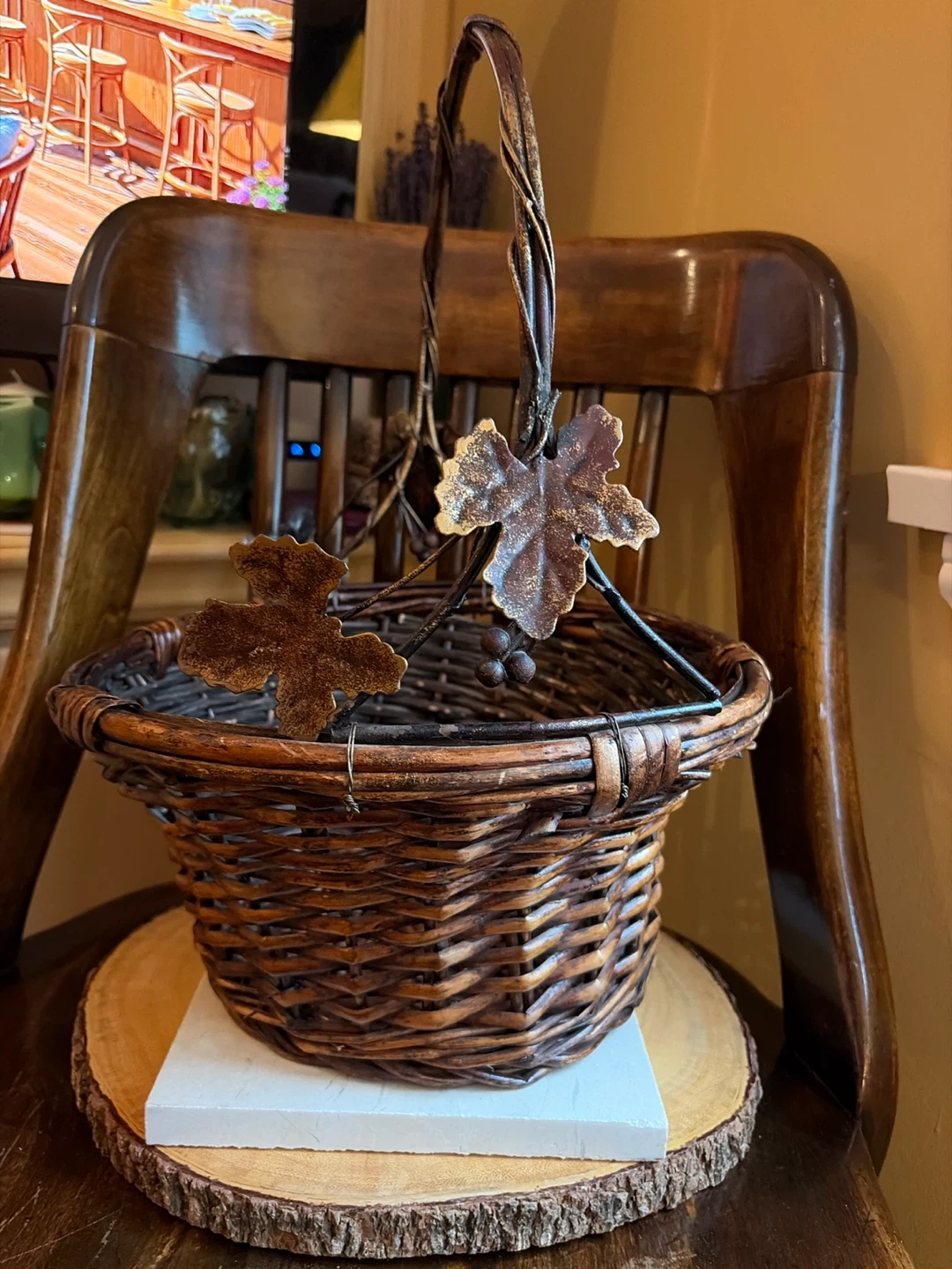 Wicker Basket with Handle and Leaf Accents - photo 3