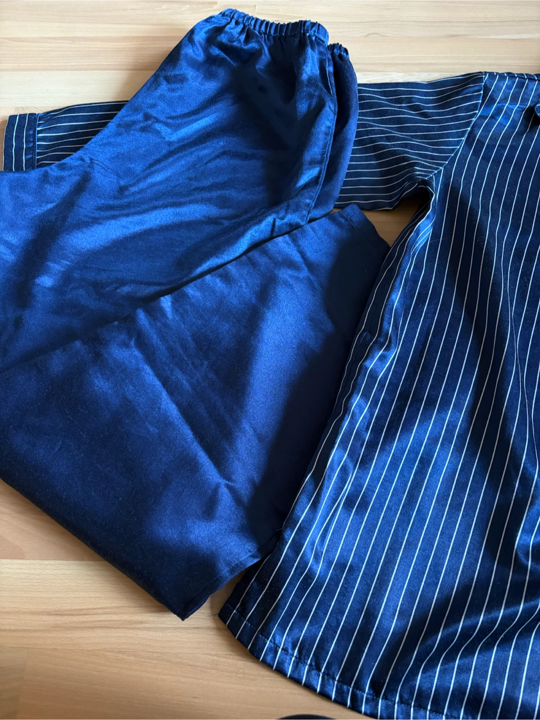 Women’s Sleepwear Size Small - photo 3
