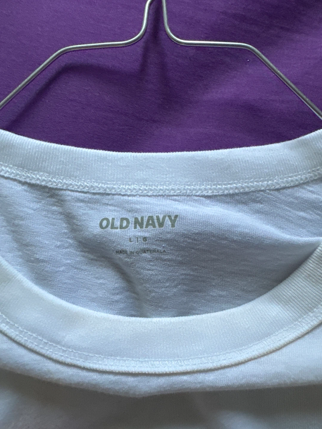 Old Navy White T-Shirt - photo 2