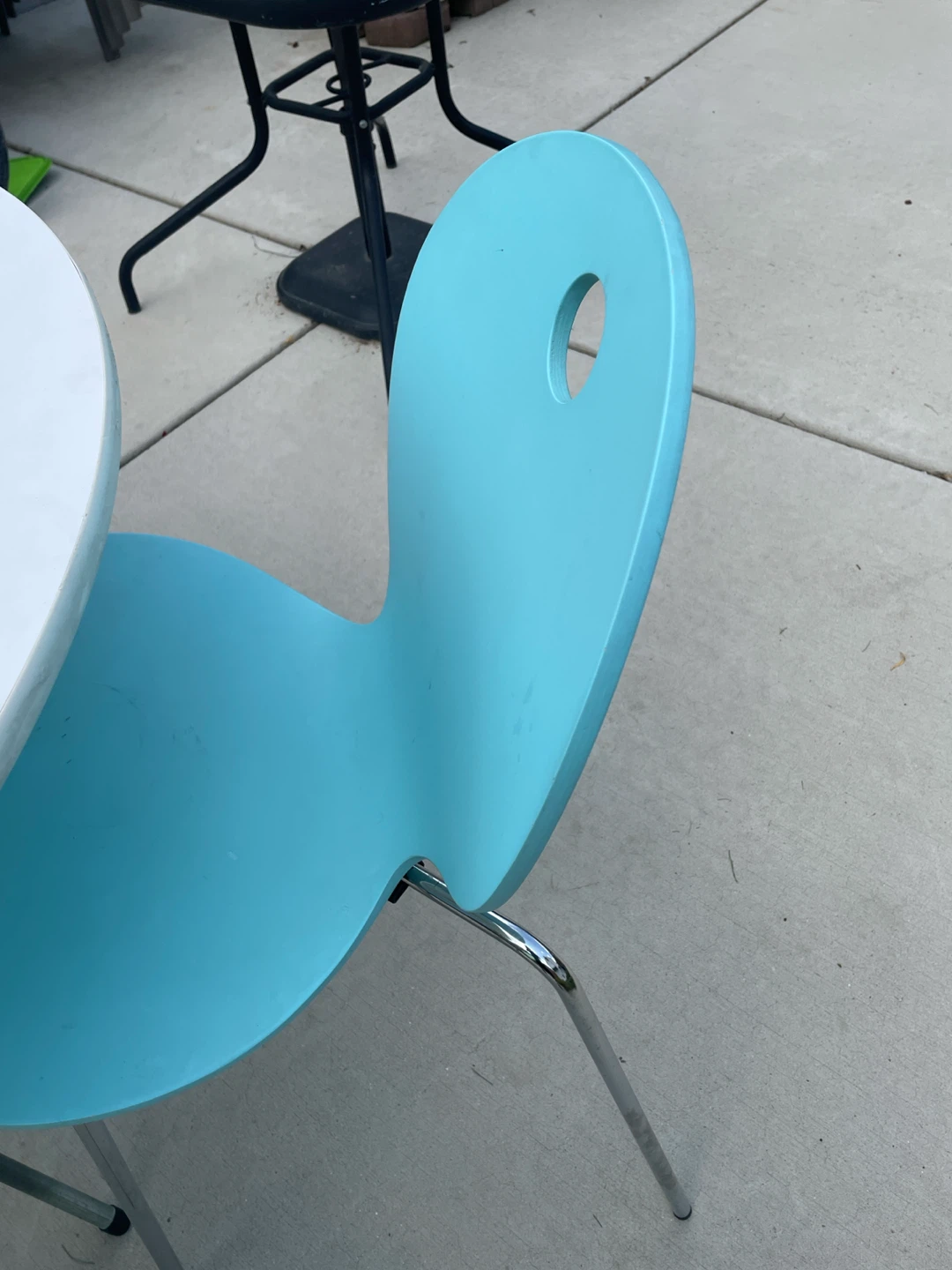 Round White Table with 4 Colorful Chairs - photo 5