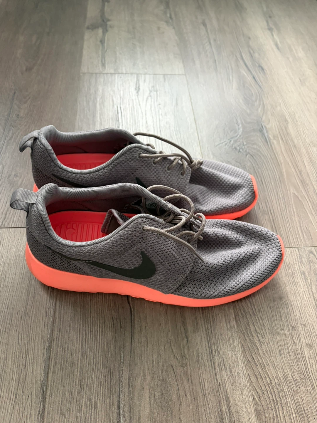 Bottes Nike Roshe Run grises  et oranges - photo 2