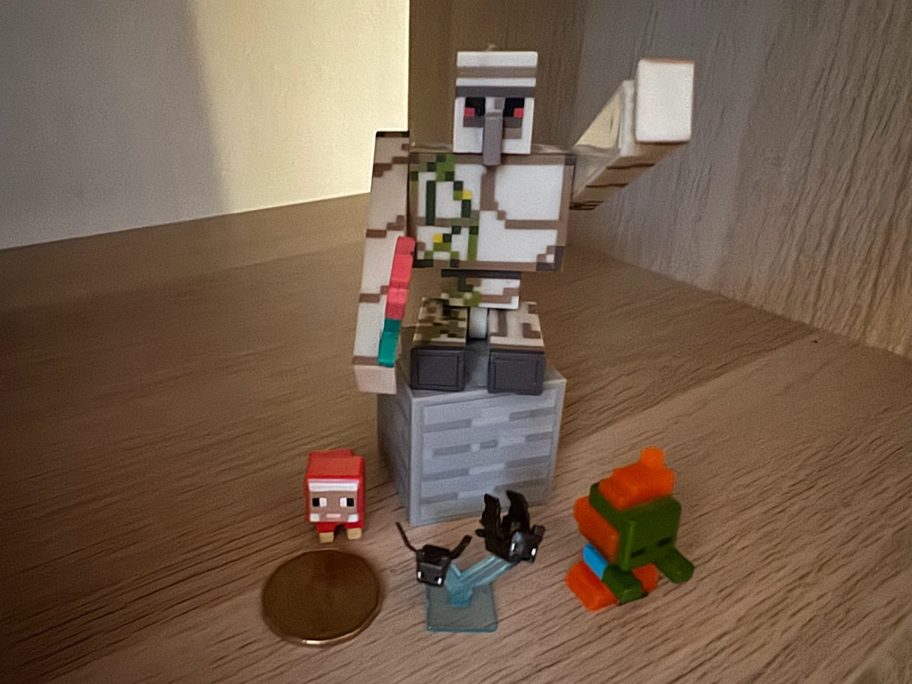 Minecraft Iron Golem Figure Set - photo 2