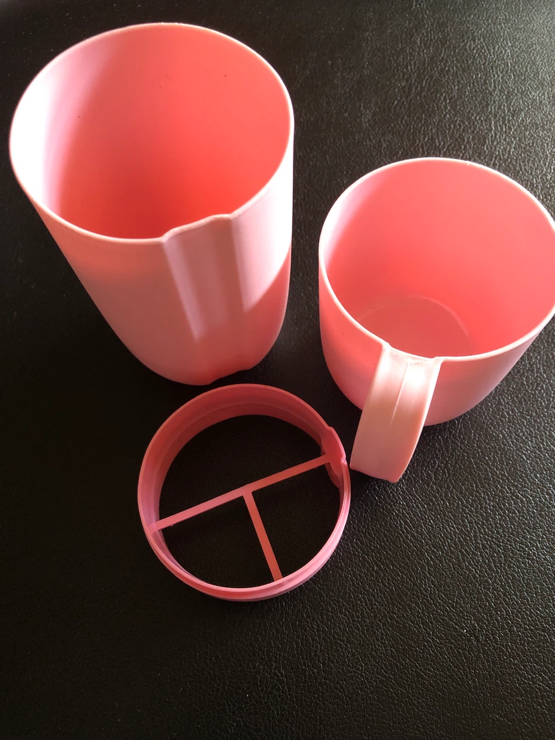 Pink Travel Toothbrush Holder with Cups - photo 3