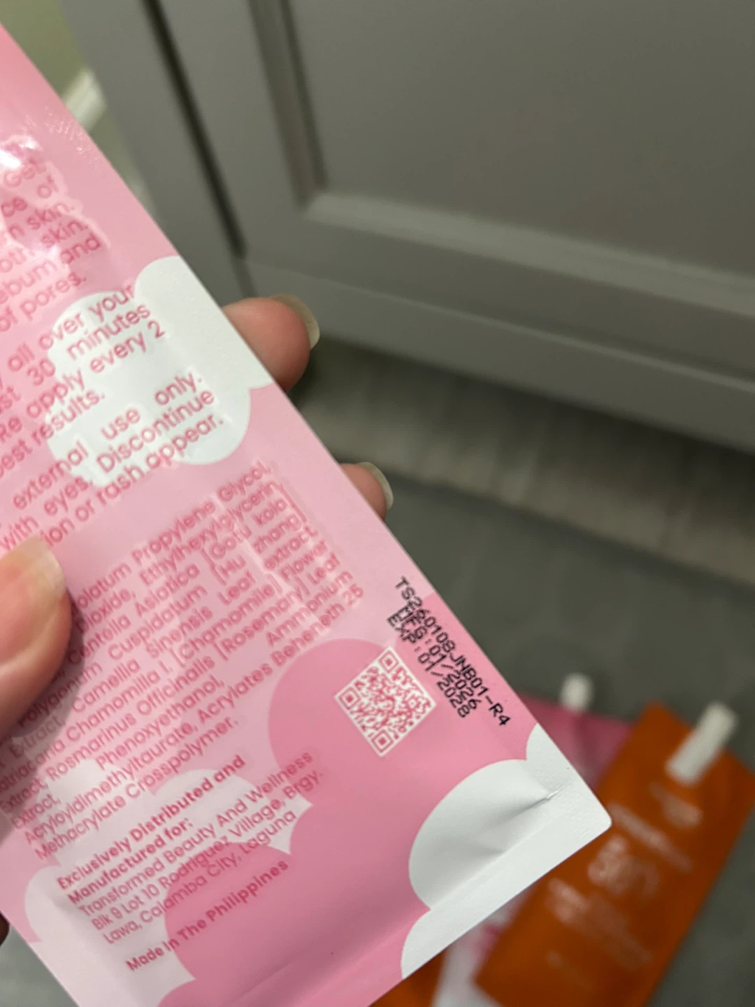 Honest Glow Tinted Papaya Sunscreen SPF 50 - photo 3