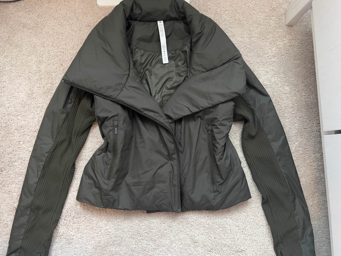 Women’s Lululemon Down Fill Jacket - photo 3