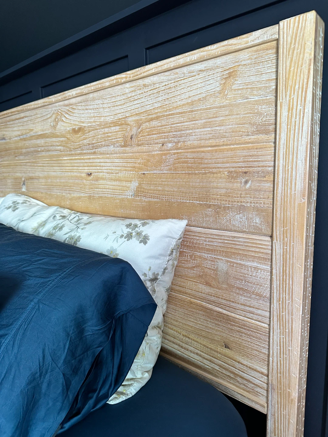 MUST GO!!!!! King Bed + Dresser Set – Driftwood - photo 2