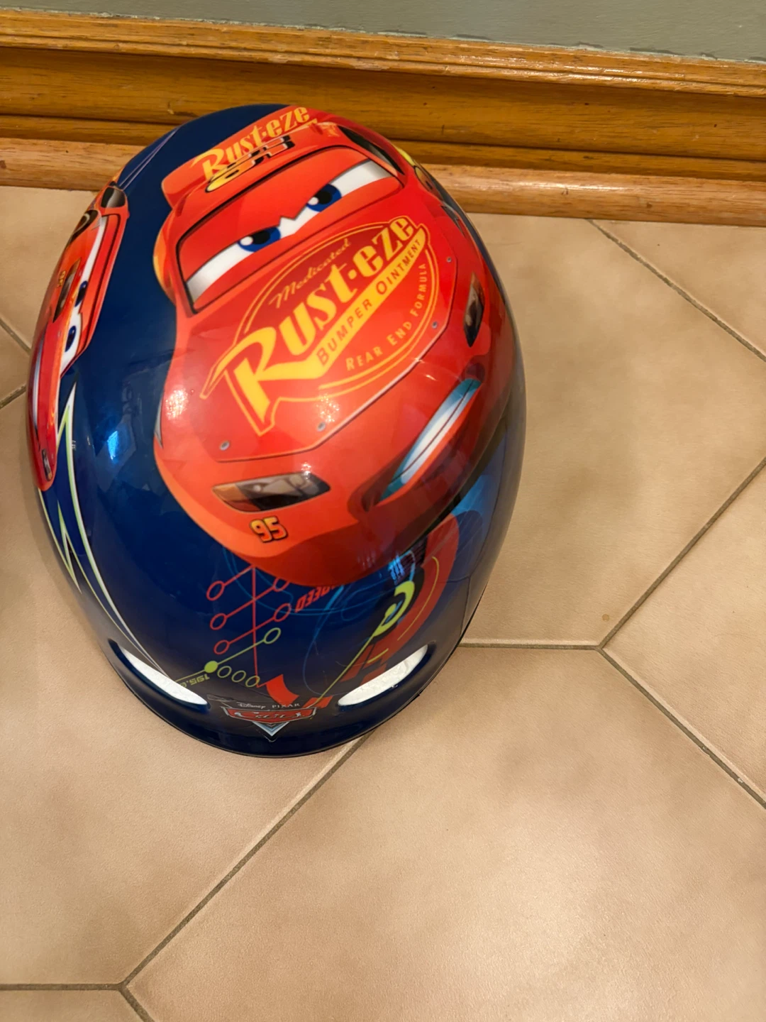 Disney Pixar Cars Lightning McQueen Helmet