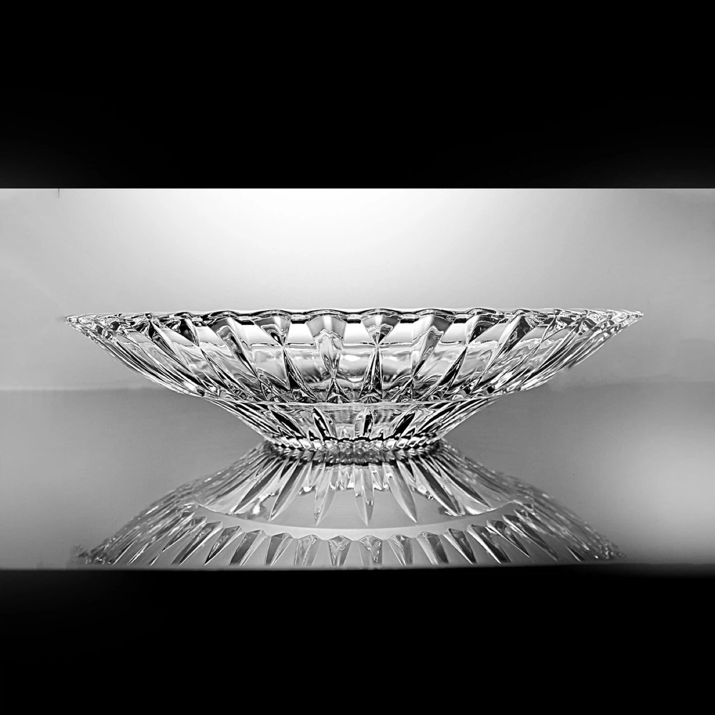 Beautiful Mikasa Diamond crystal bowl
