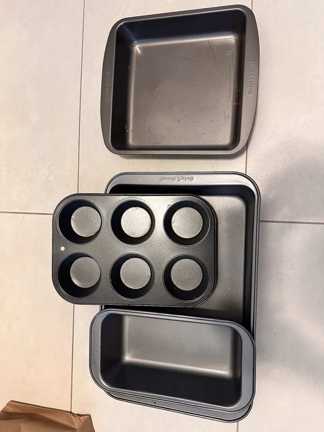 Lot: Kettle & Various Baking Pans & Wok - photo 3