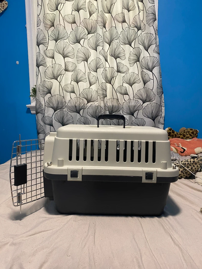 24”inch dog and cat carrier/crate - photo 3