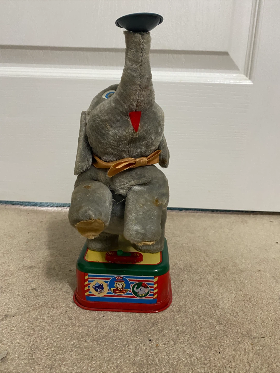 Vintage Japan Tin Battery Operated Juggling Elephant