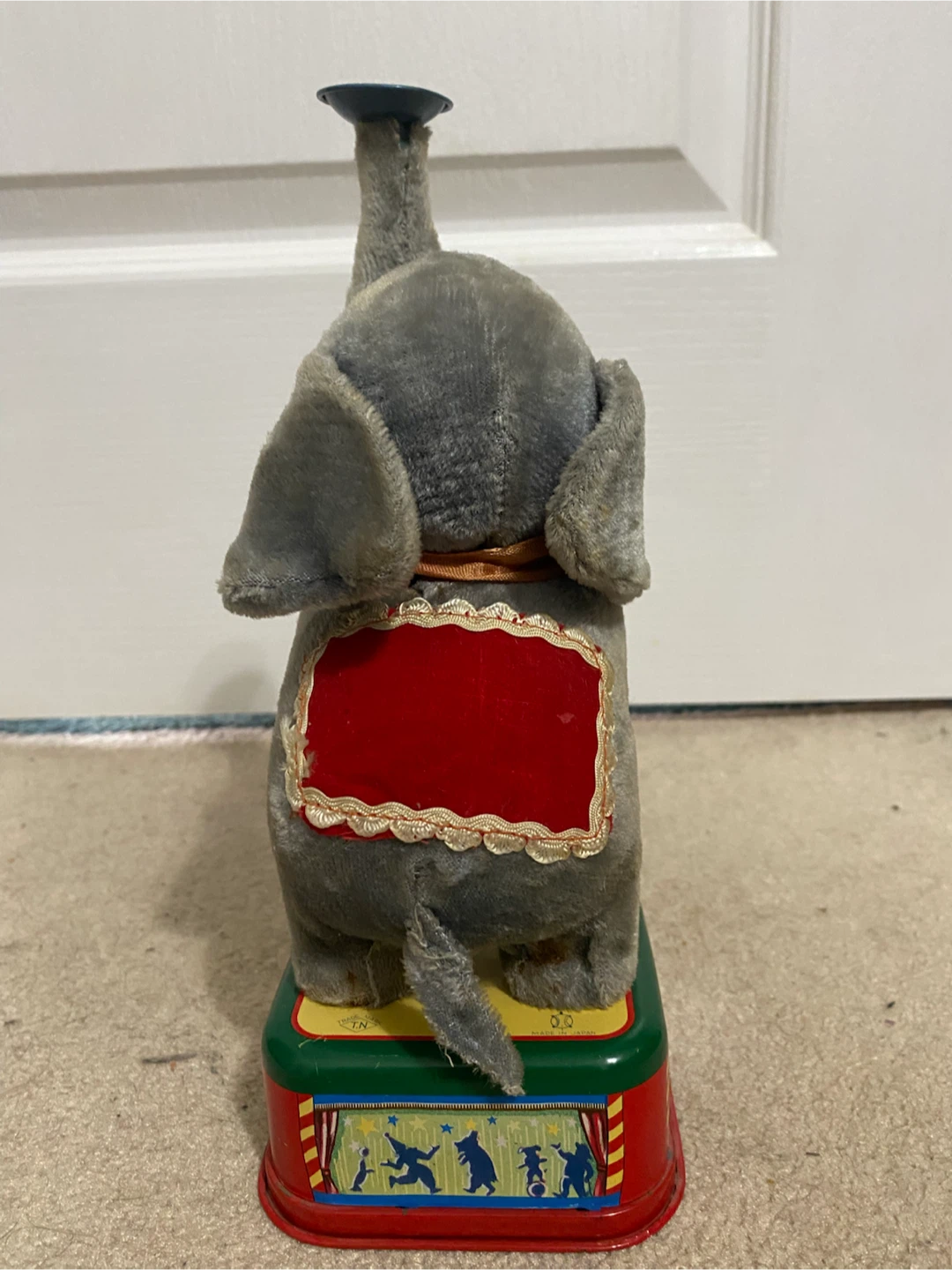 Vintage Japan Tin Battery Operated Juggling Elephant - photo 3