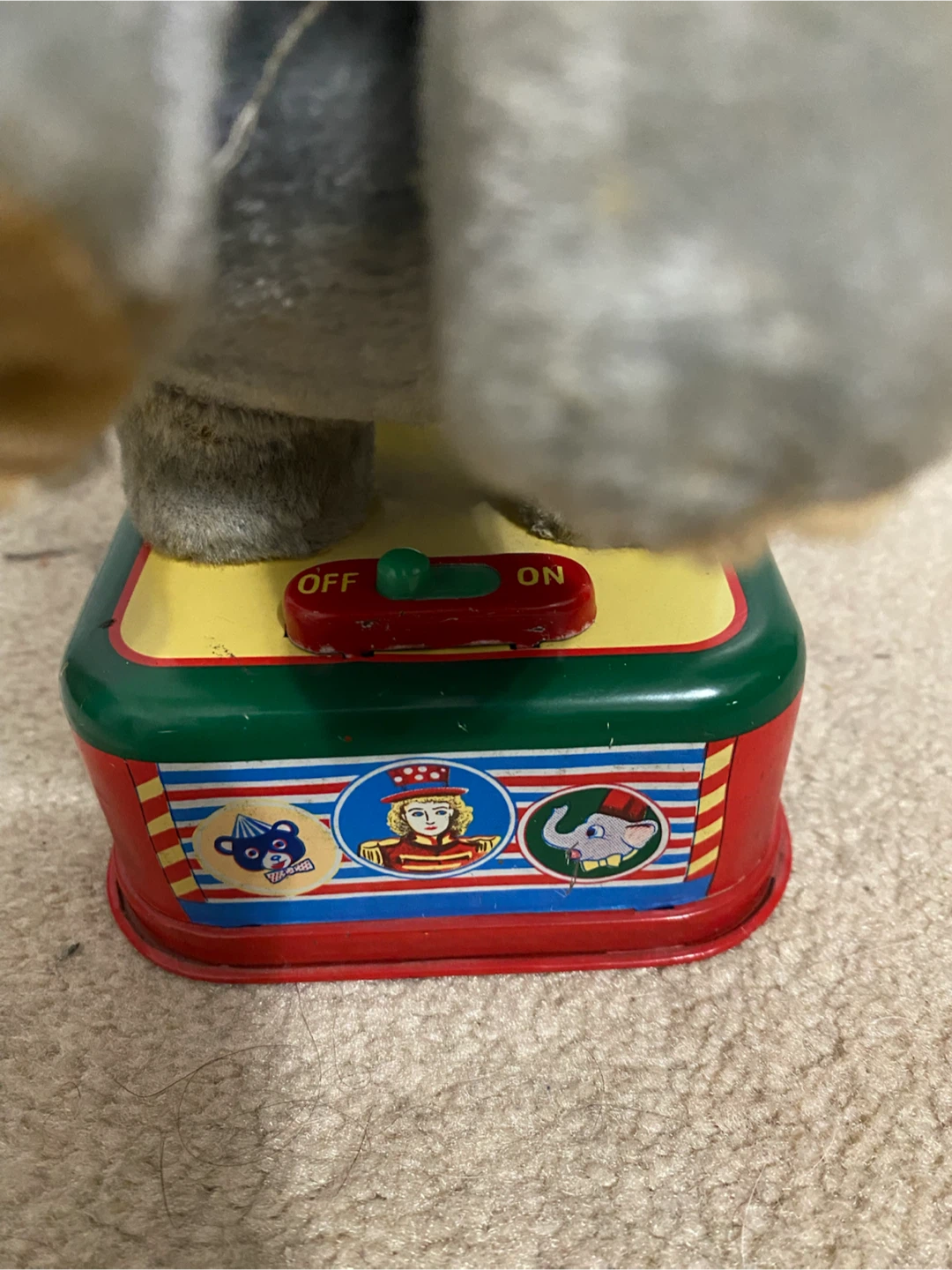 Vintage Japan Tin Battery Operated Juggling Elephant - photo 4