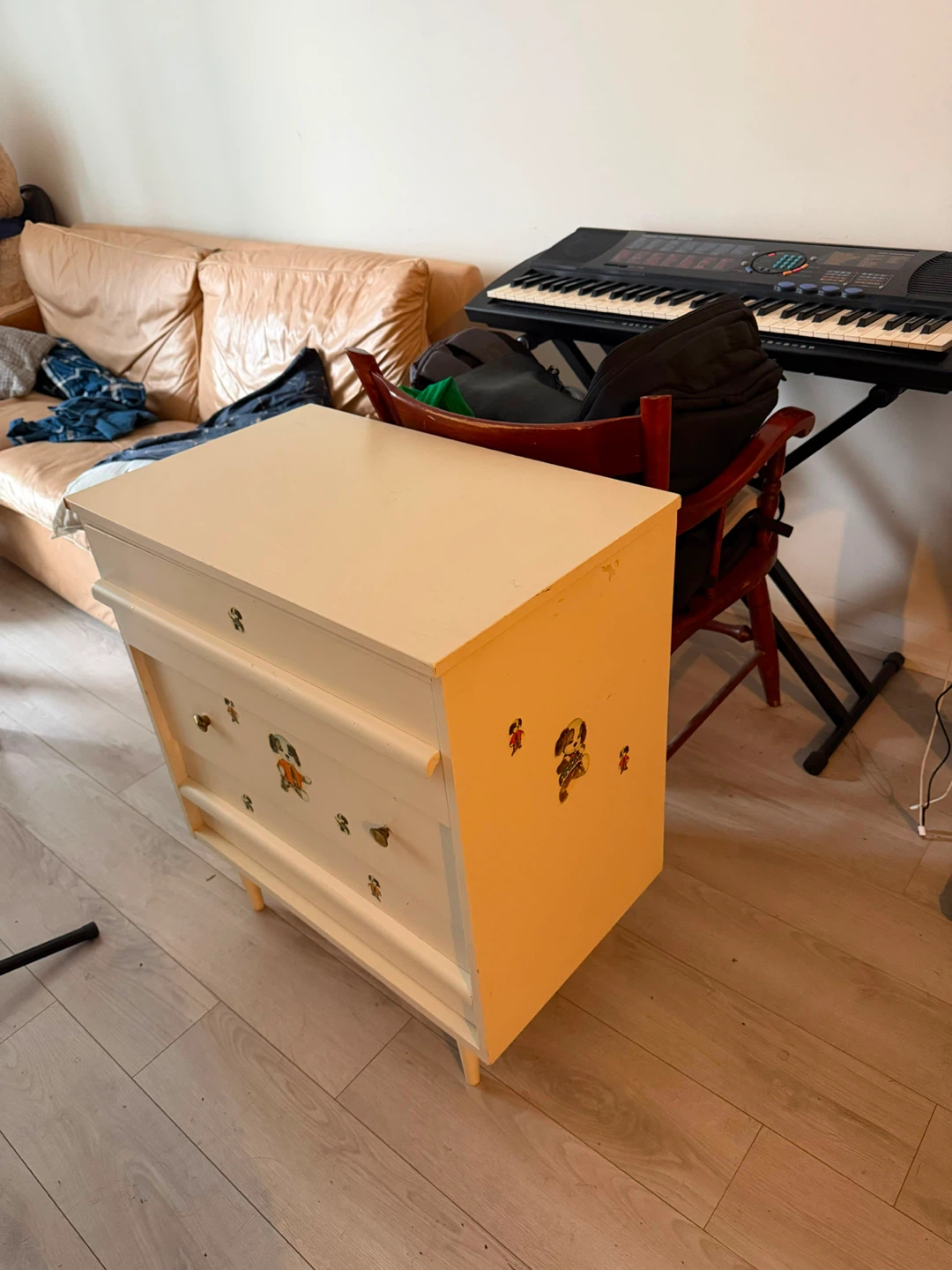 Cream Dresser with 3 drawers - photo 2
