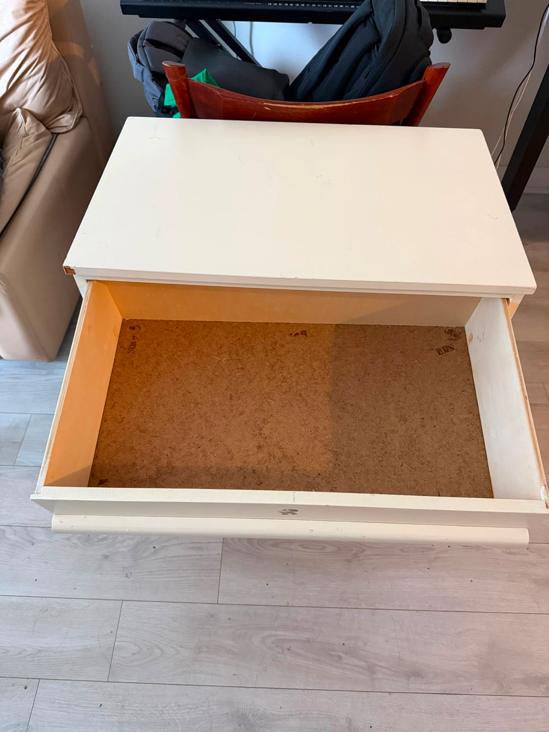 Cream Dresser with 3 drawers - photo 3