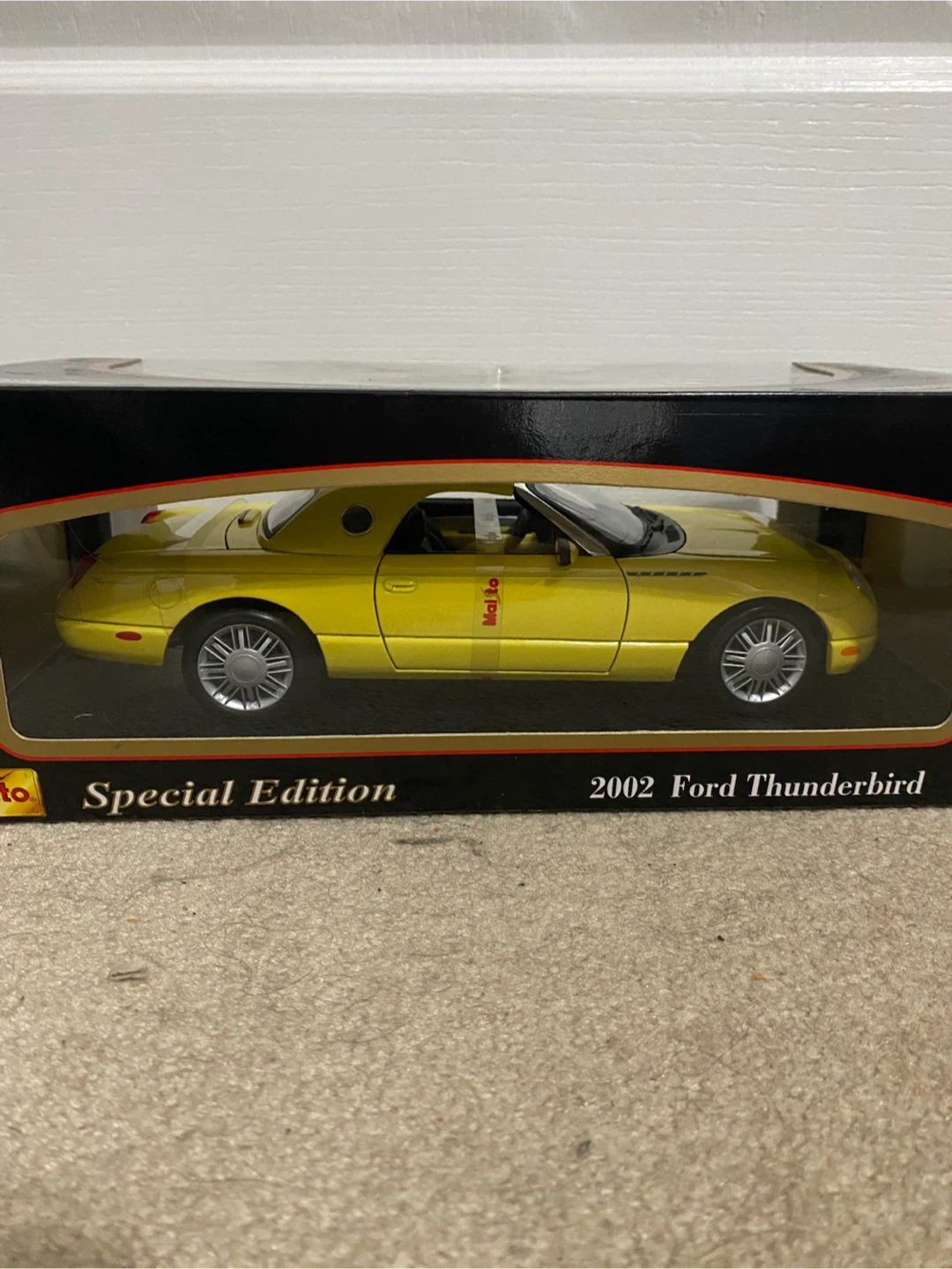 Maistro 2002 Ford Thunderbird Die Cast - photo 3