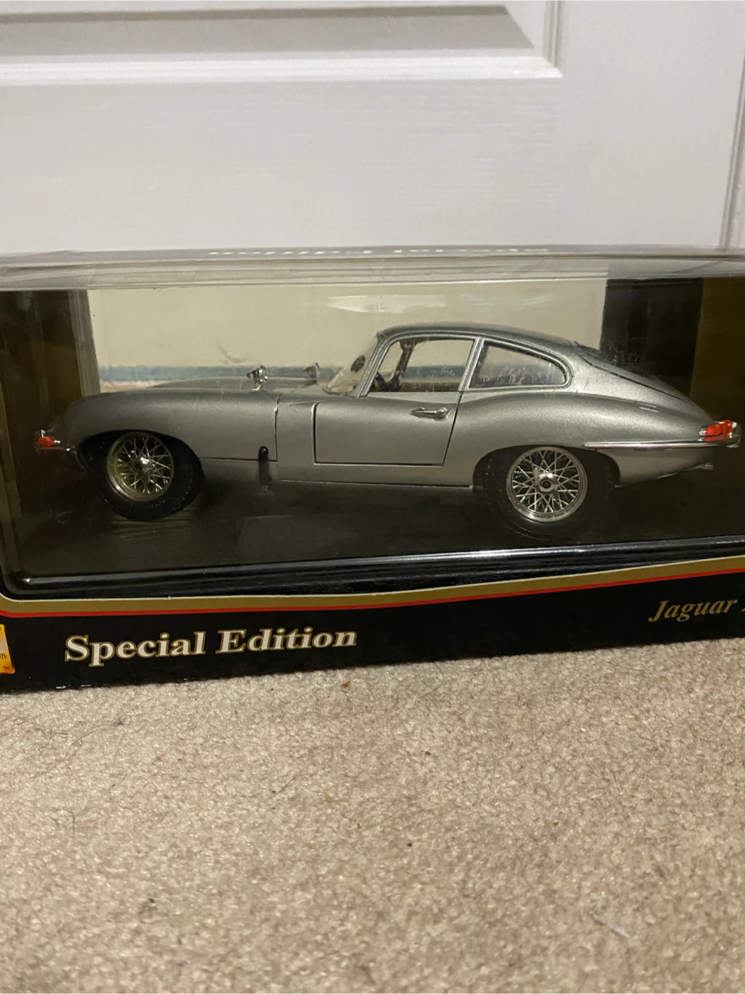 Burago - 1961 Jaguar E Coupe - Silver