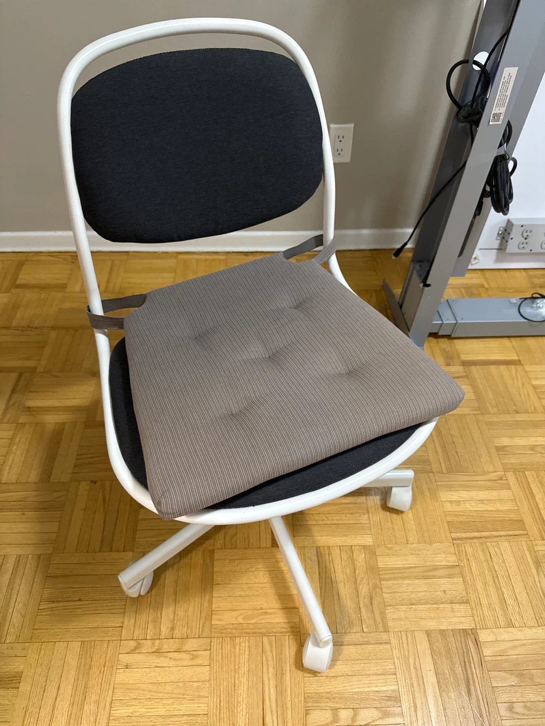 IKEA "OMFALL" Office Chair with Cushion