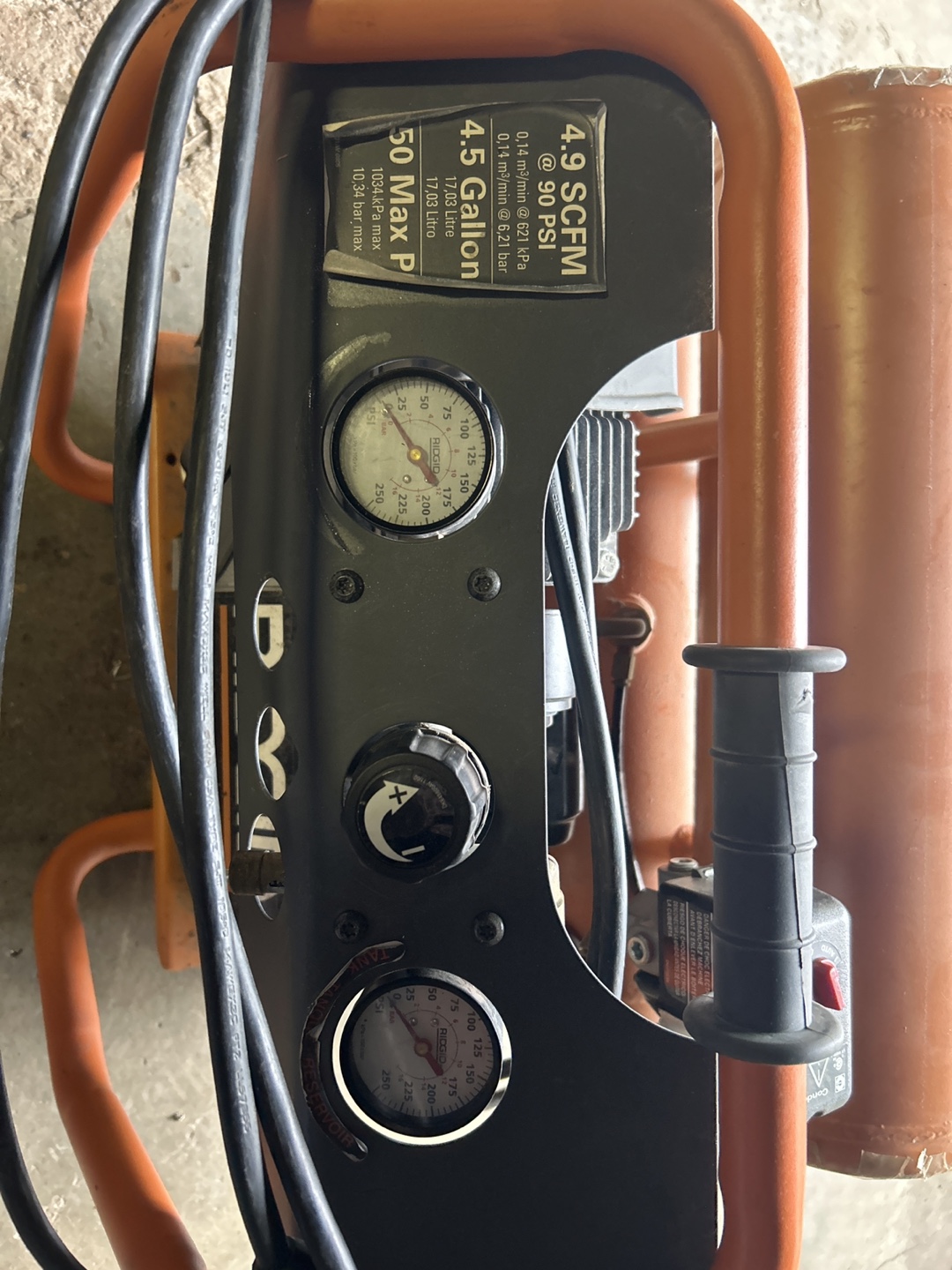 RIDGID 4.5 Gallon Air Compressor - photo 2