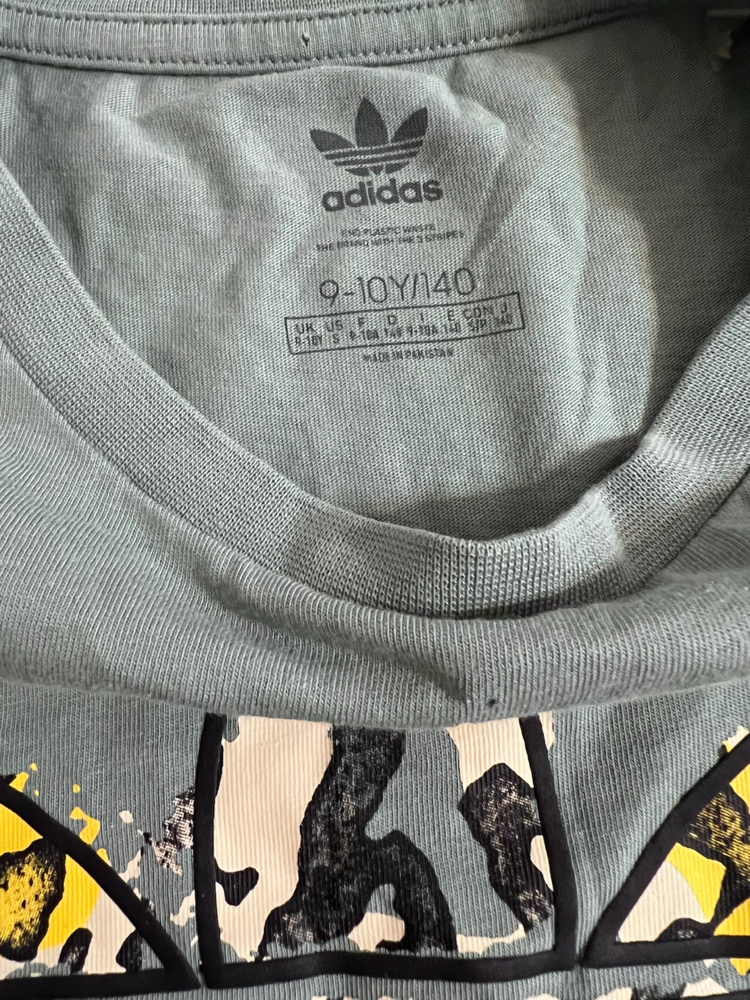 Adidas Originals Girls Sage Green Crop Top – Size 9–10 Years - photo 3