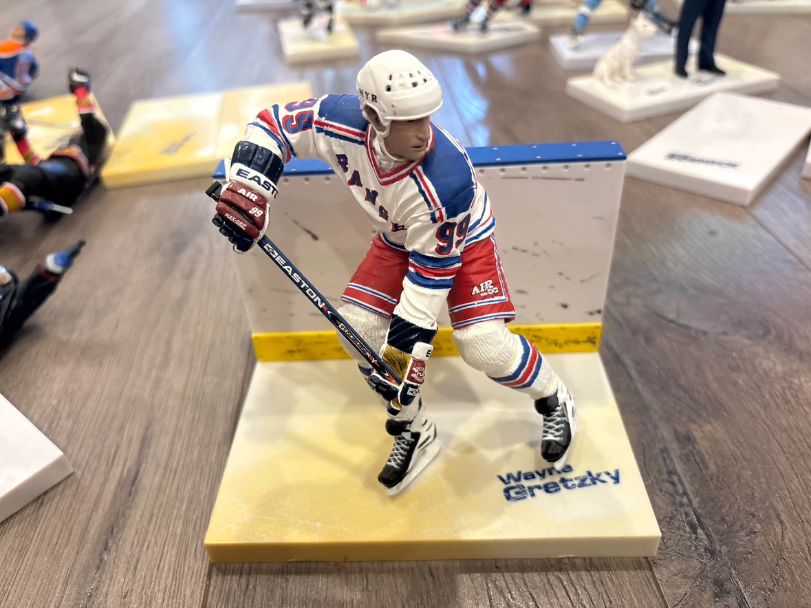Wayne Gretzky Hockey Figure