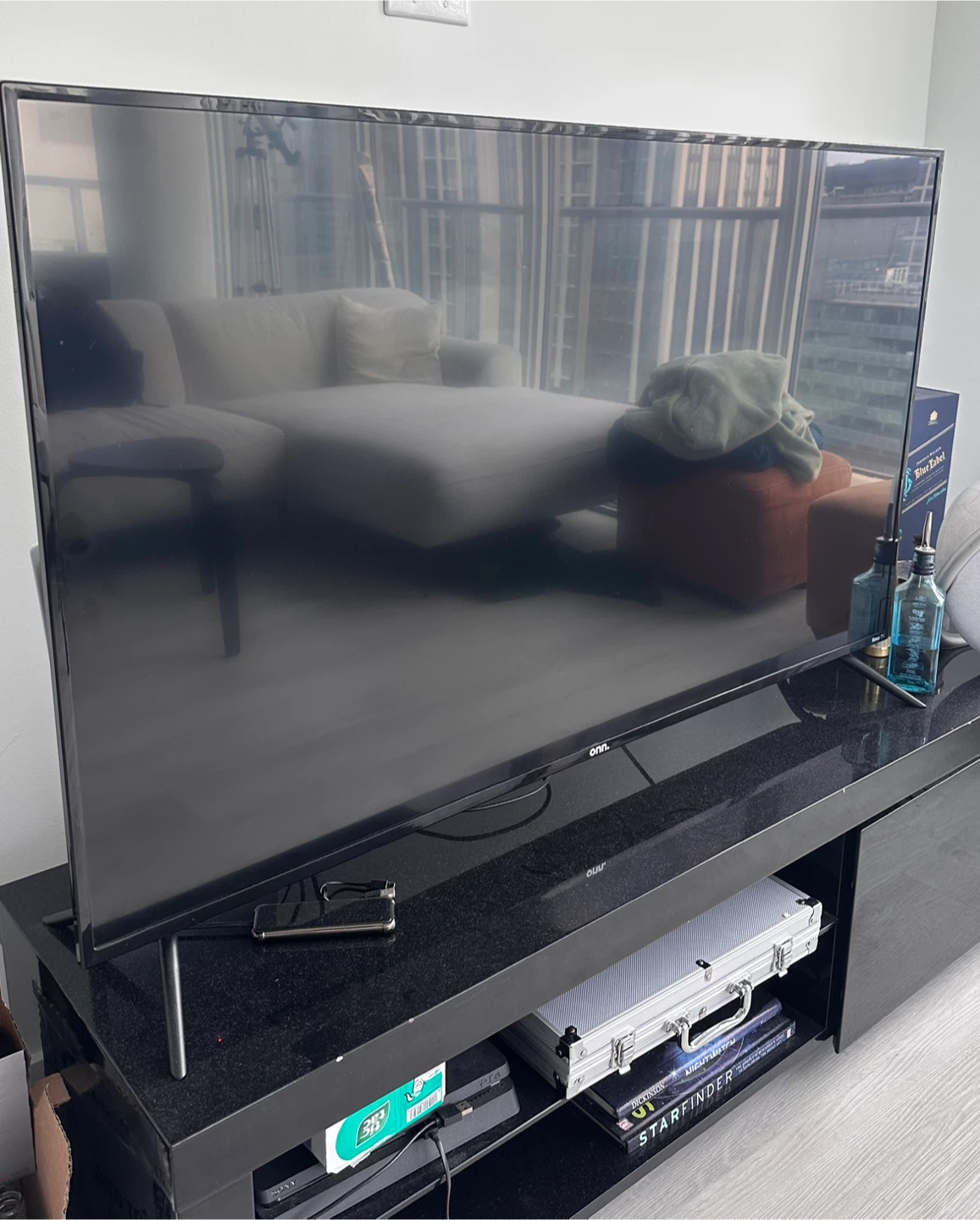 Onn Roku TV 4K UHD Smart TV - photo 2