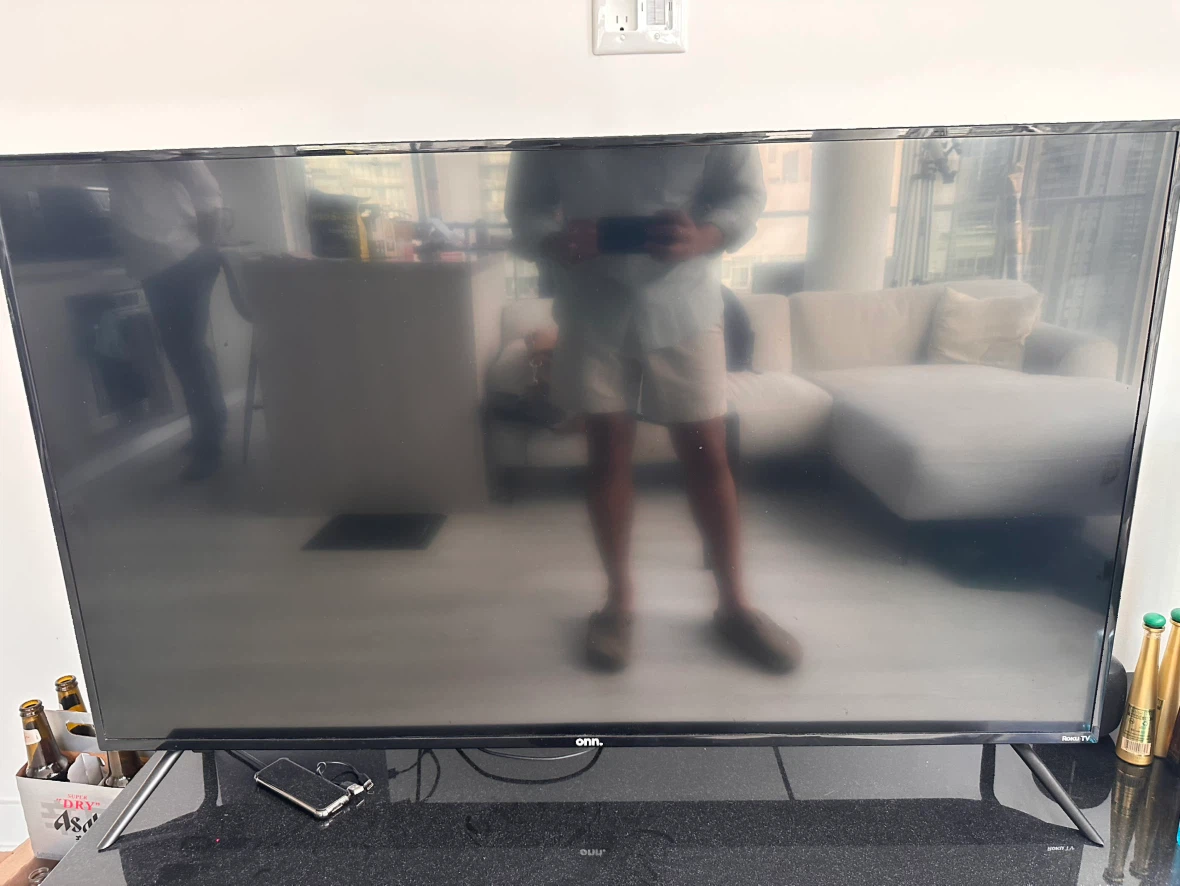 Onn Roku TV 4K UHD Smart TV - photo 4