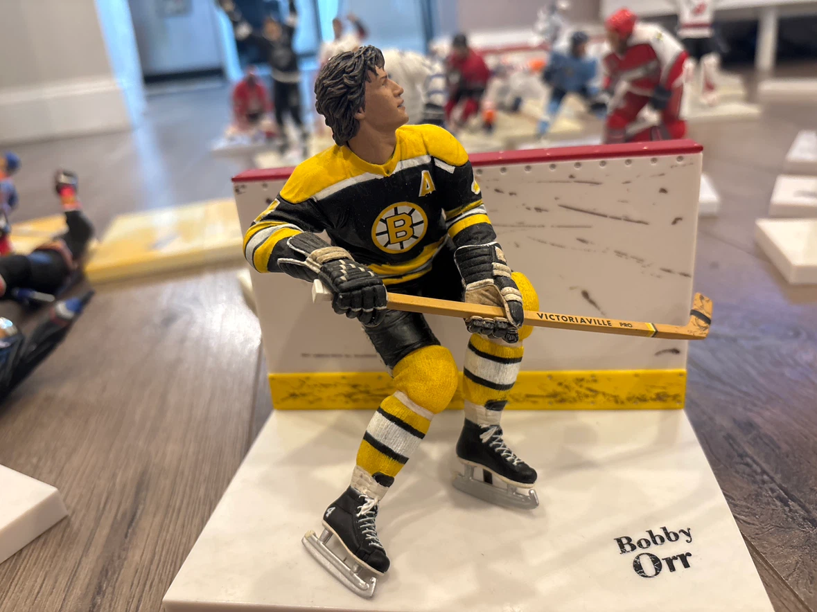 Bobby Orr Hockey Figurine