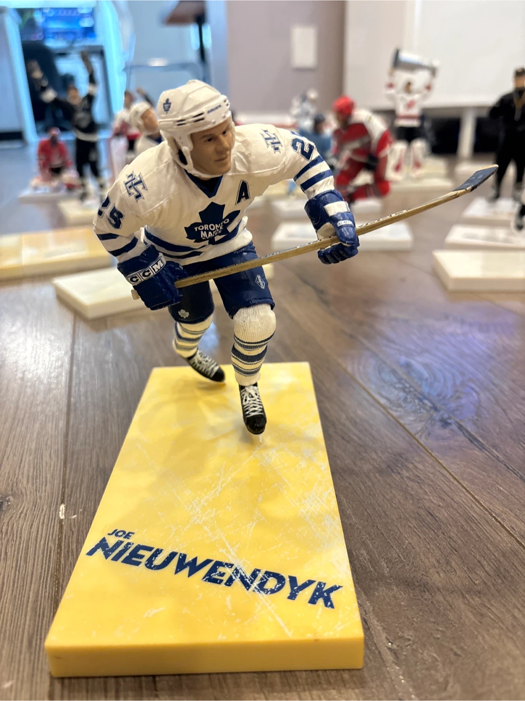 Joe Nieuwendyk Toronto Maple Leafs Hockey Figurine
