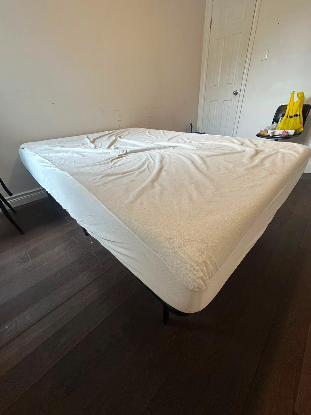 Double size mattress with metal bed frame - photo 2