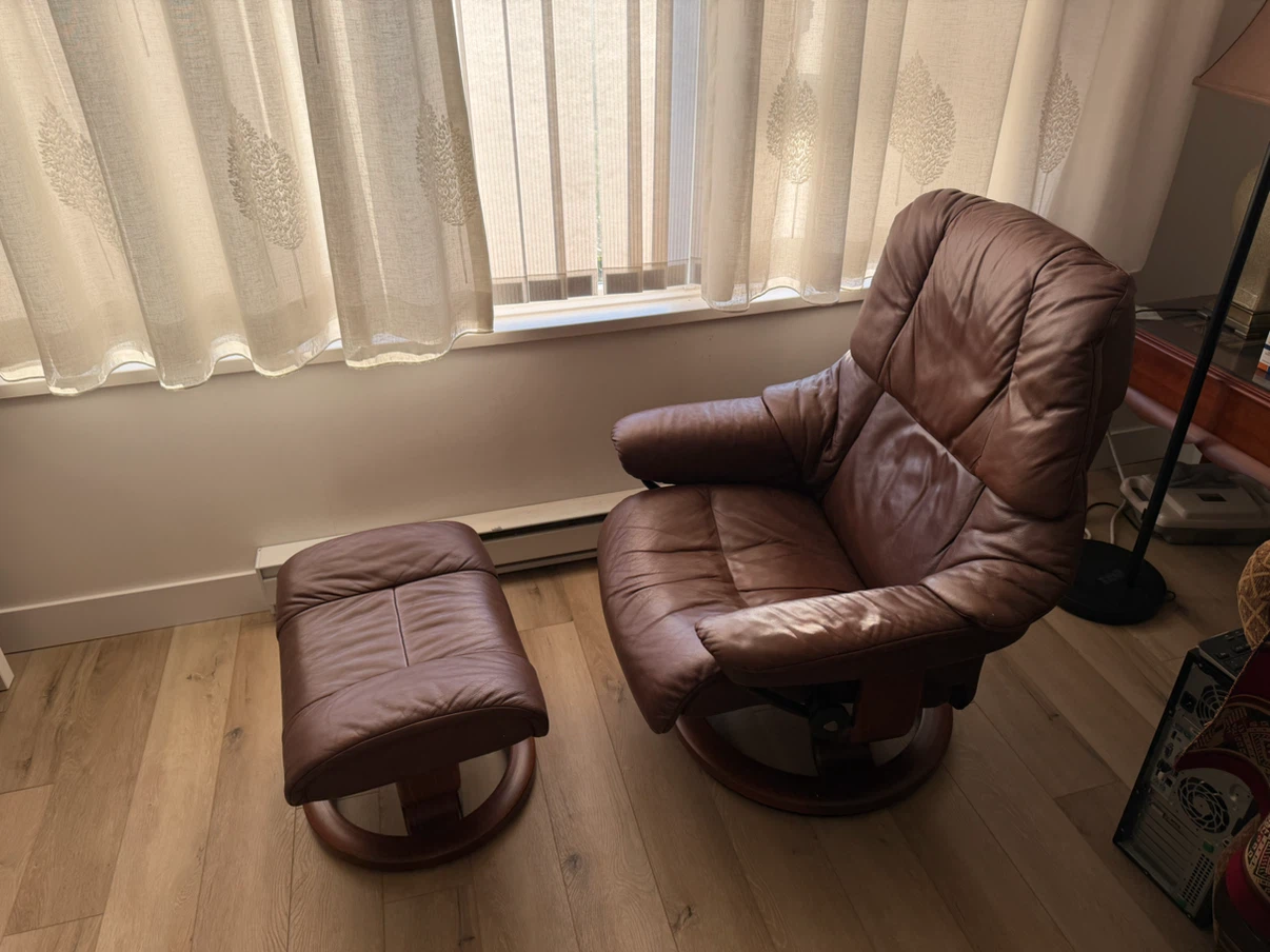 Ekornes Stressless Chair with Ottoman - photo 2