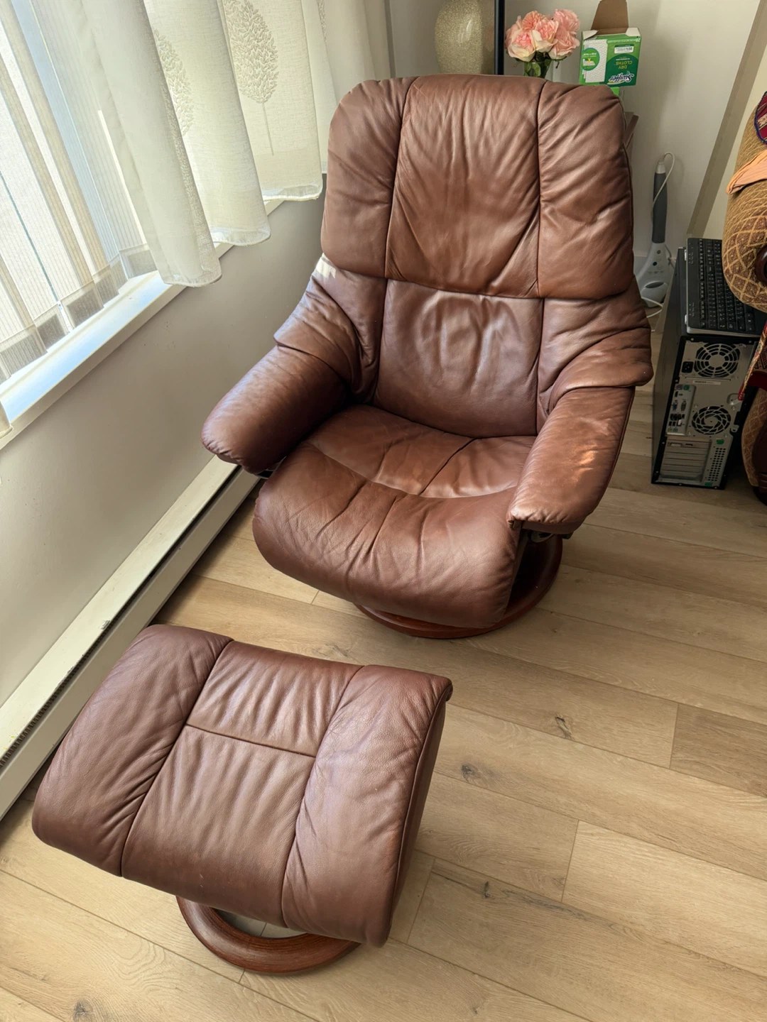 Ekornes Stressless Chair with Ottoman - photo 3