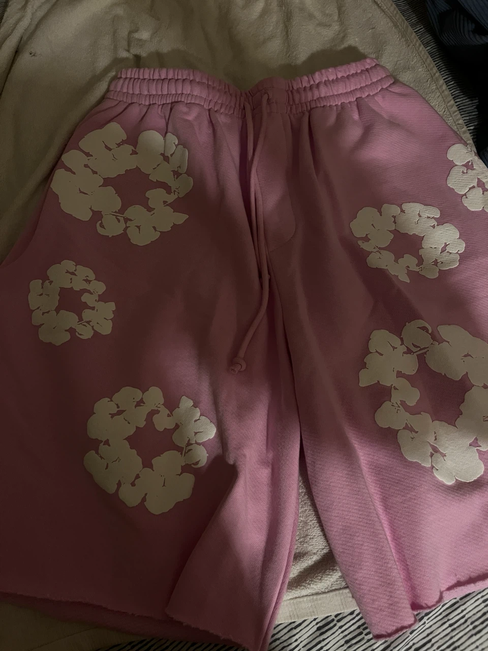 Denim Tears Mono Cotton Wreath Shorts Pink Size M - photo 3
