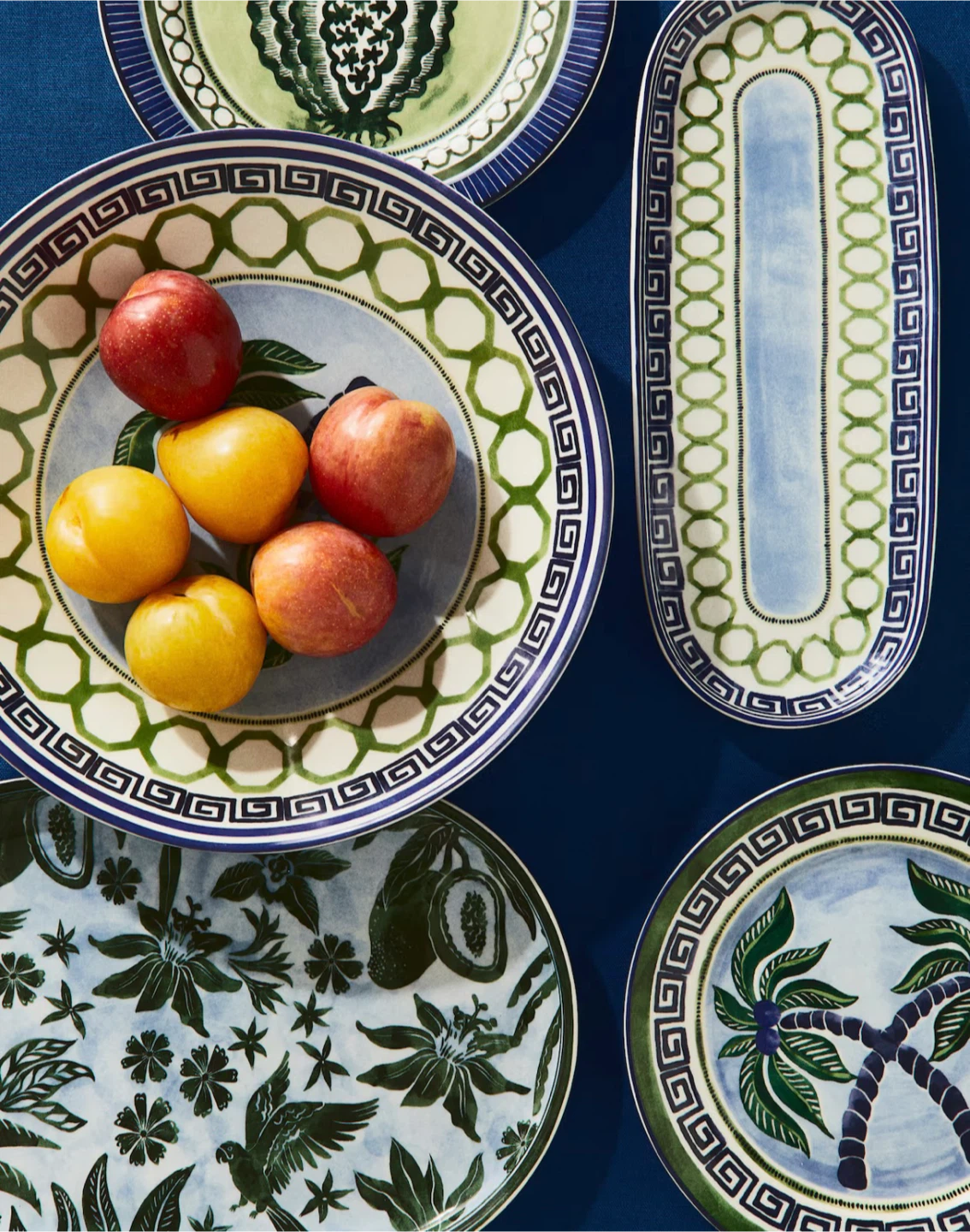 Hm Oval Serving Platter with Greek Key and Chain Design