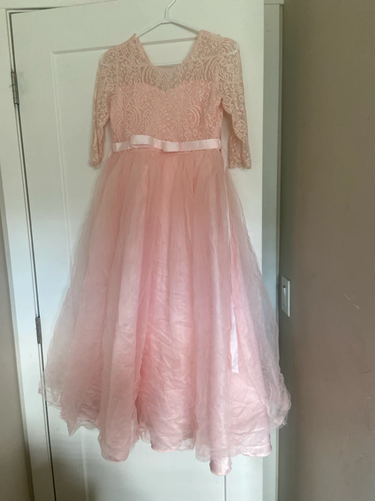 Two pink and white lace flower girl dresses - photo 2