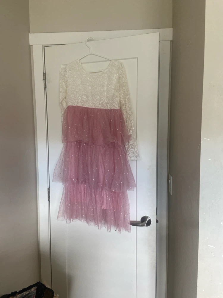 Two pink and white lace flower girl dresses - photo 3