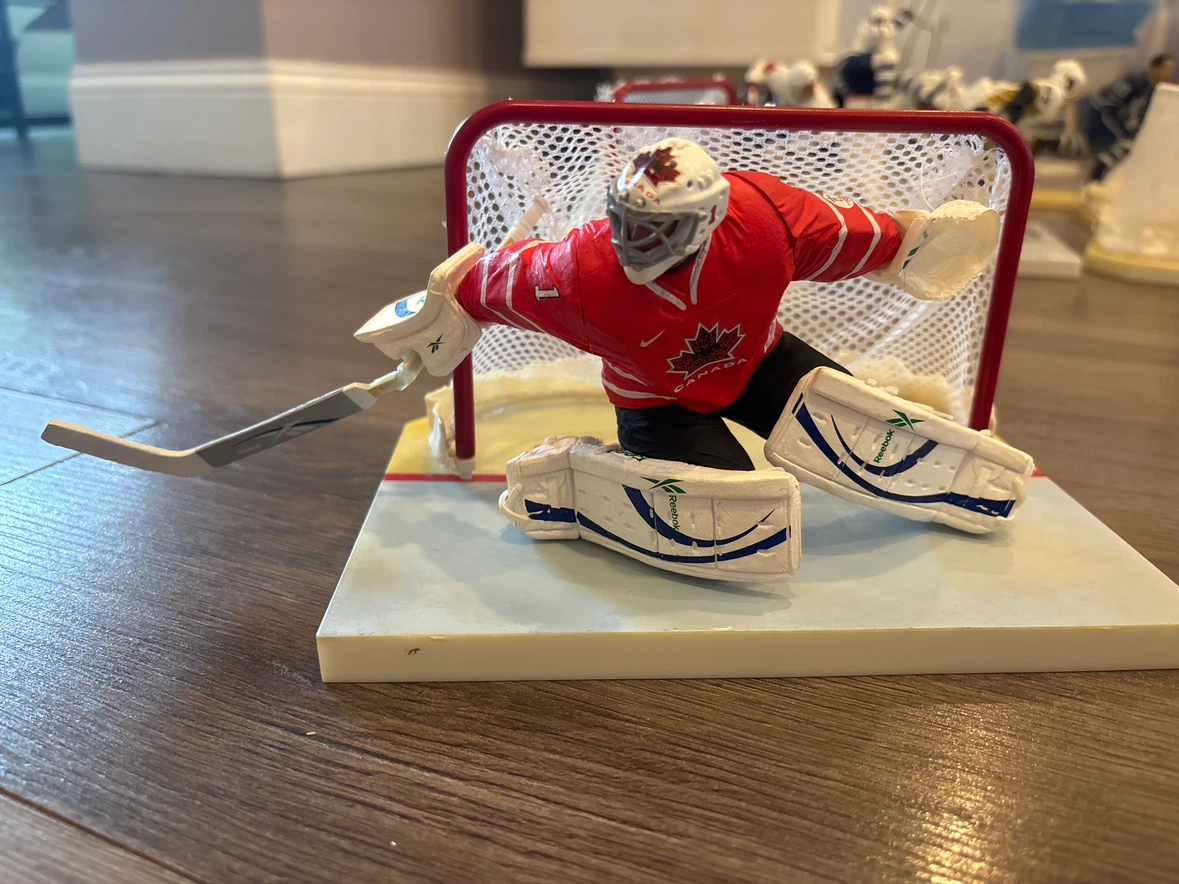 Reebok Hockey Goalie Figure with Net