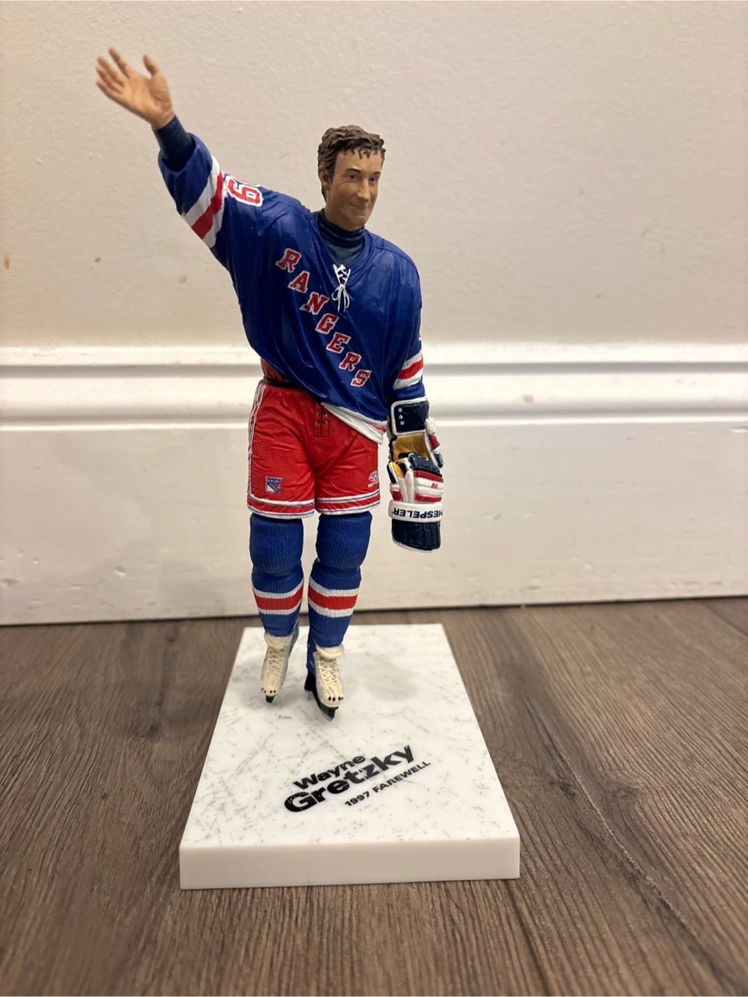 Wayne Gretzky 1997 Farewell Figurine