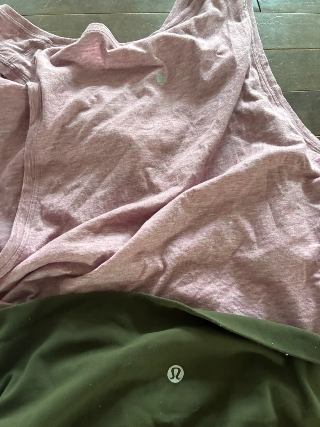 Lululemon Athletica Lot of 4 Athleisure Bottoms & Top - photo 3