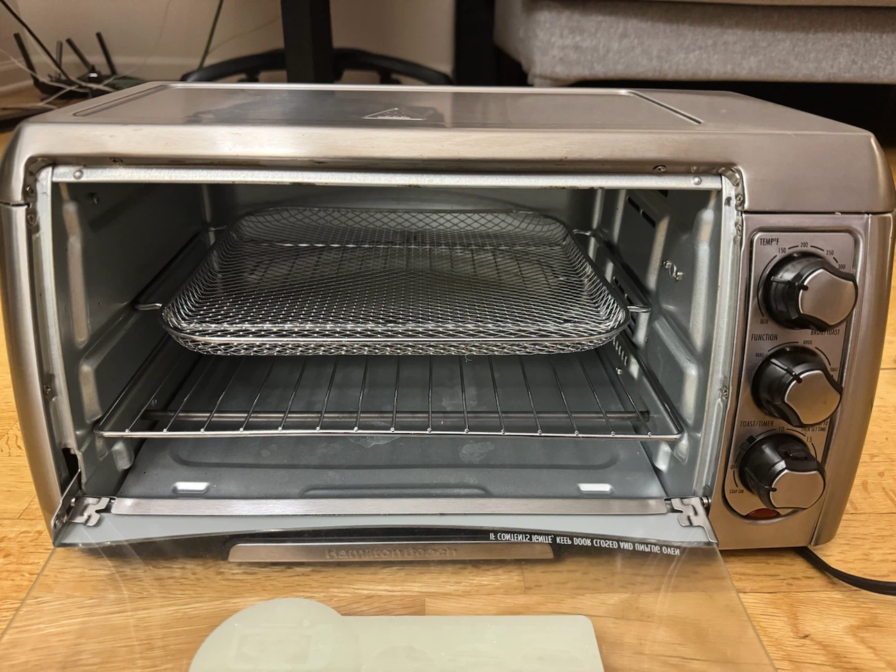 Black+Decker 4-Slice Toaster Oven - photo 2